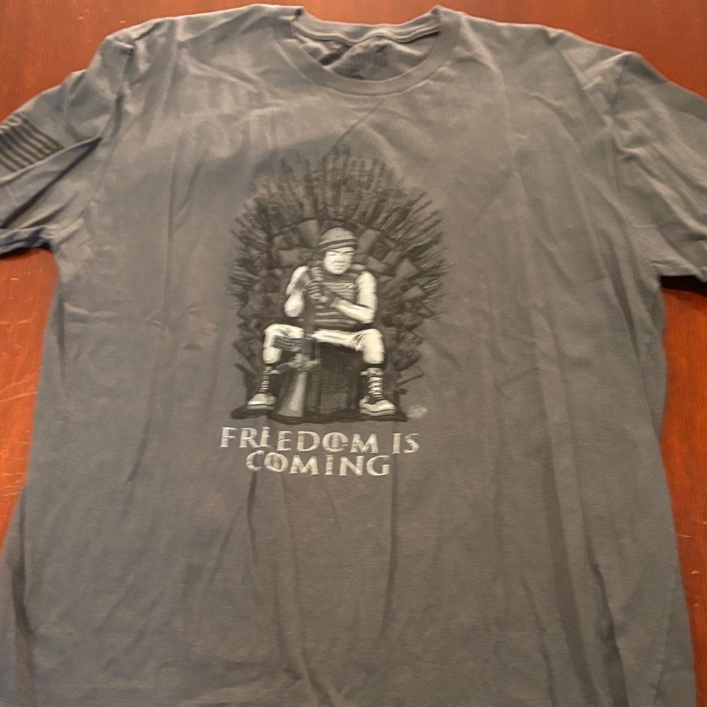 Freedom Graphic Tee in Charcoal